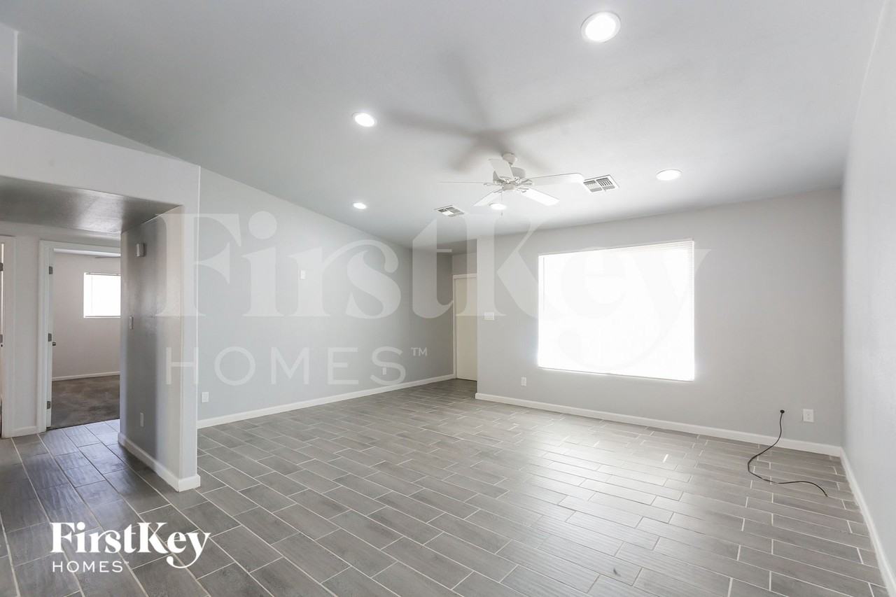 4538 W Palo Verde Ave - Photo 5 of 15