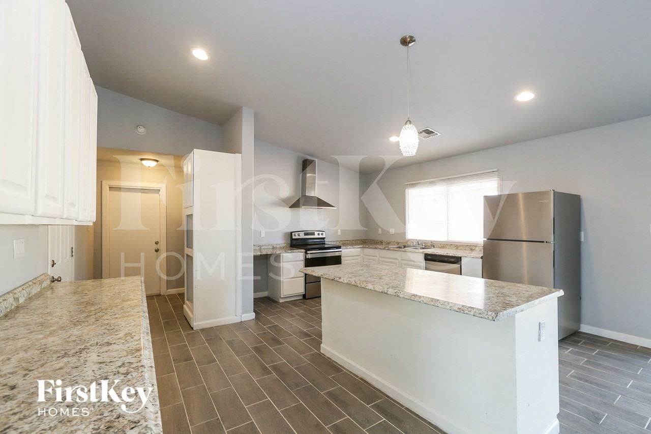 4538 W Palo Verde Ave - Photo 6 of 15