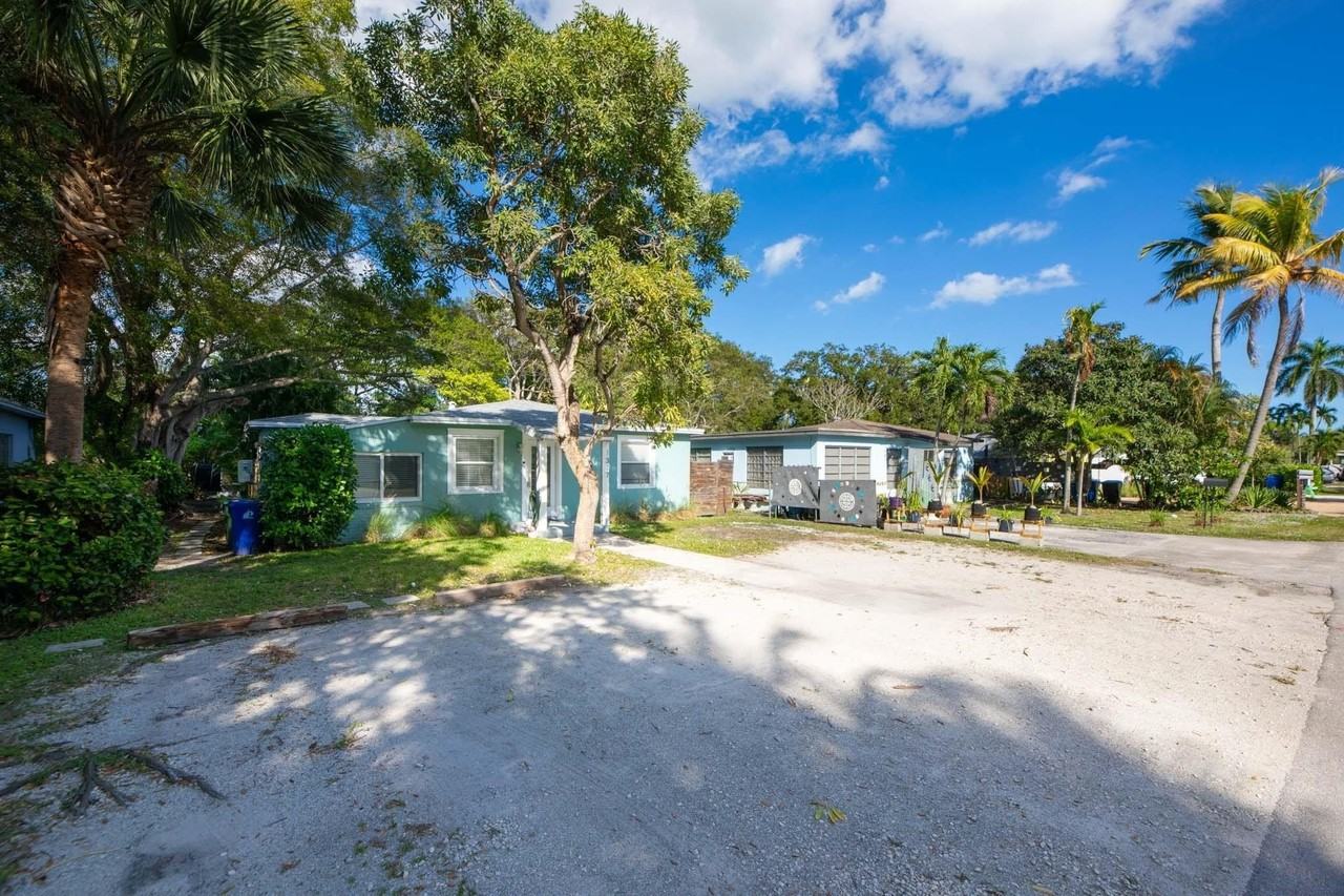 1317 Sw 31st St - Photo 4 of 28