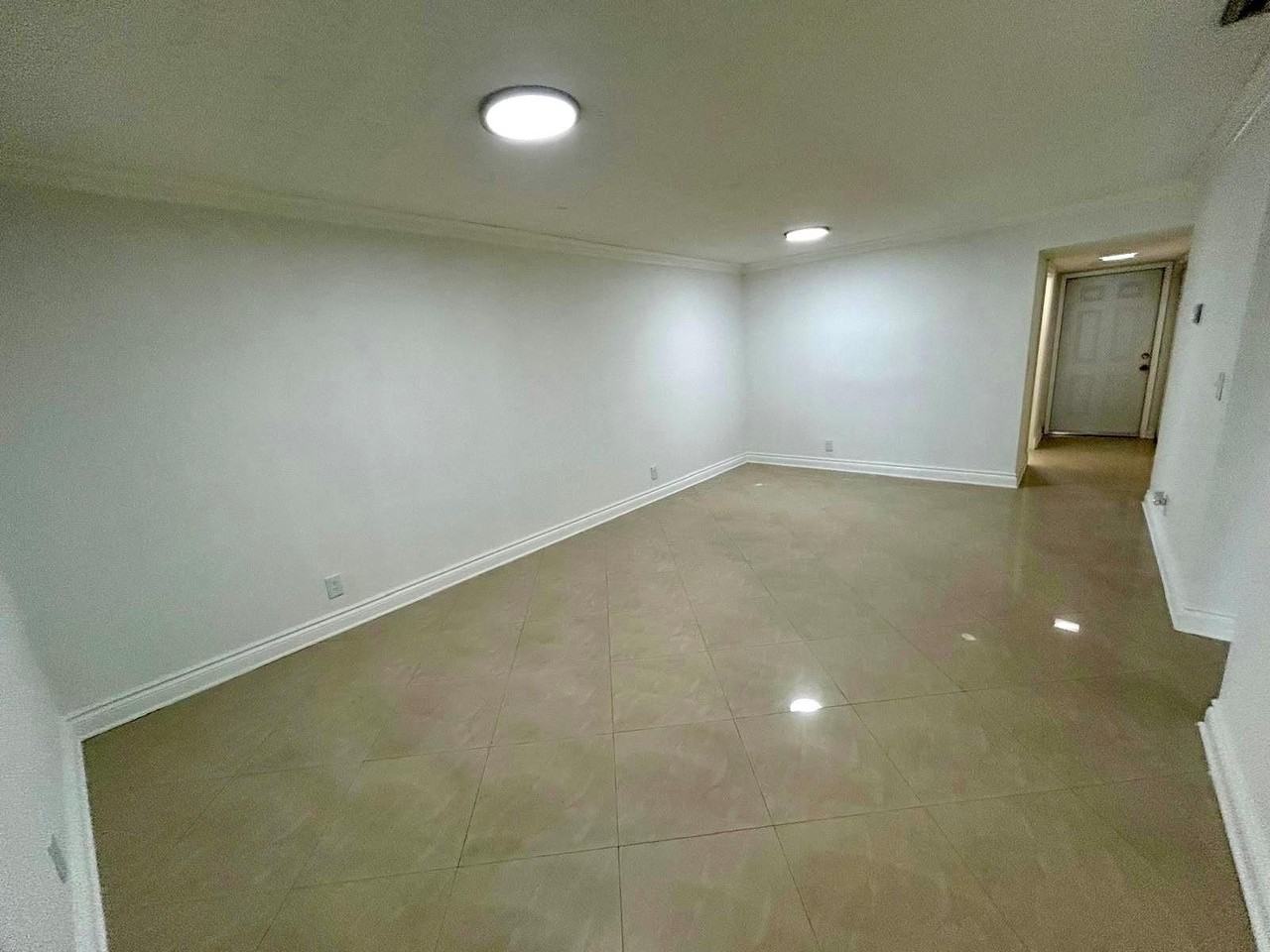 7931 Southgate Blvd Apt E8 - Photo 4 of 23