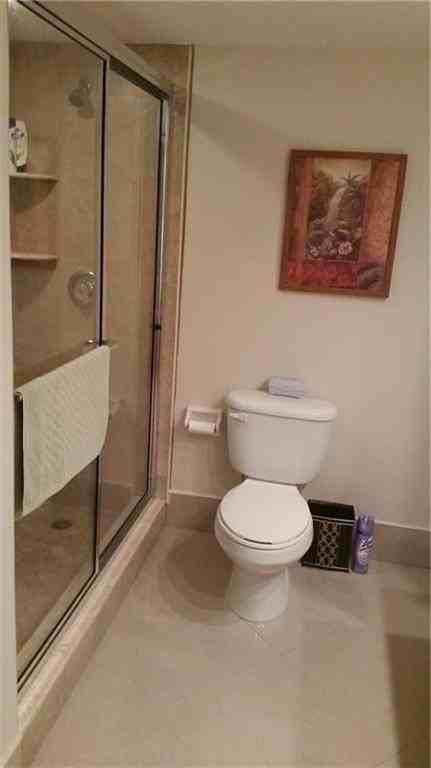 625 Oaks Dr Apt 704 - Photo 5 of 14