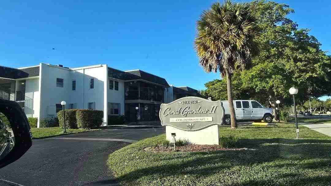 2810 Riverside Dr #202