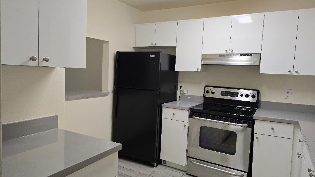 2810 Riverside Dr #202 - Photo 5 of 20