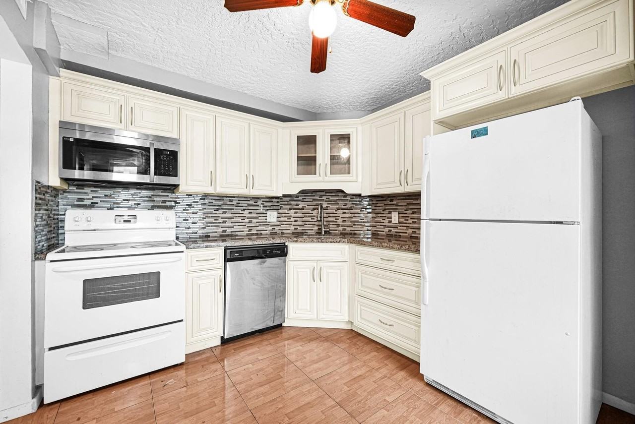 3360 Spanish Moss Ter Apt 311 - Photo 4 of 36