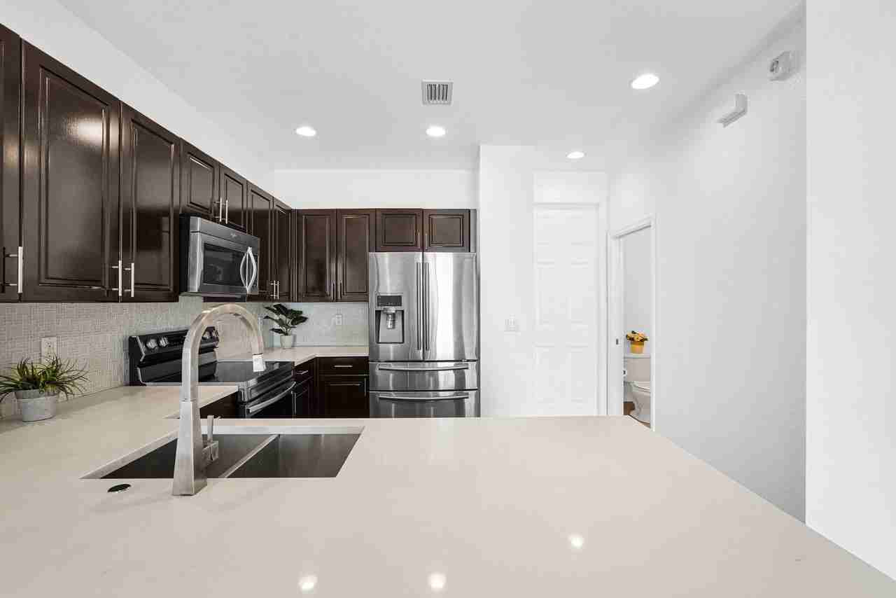 1427 Nw 34th Way Unit 1427 - Photo 5 of 49