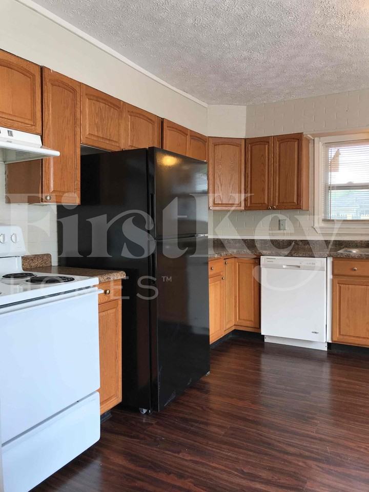 4113 Alberta St - Photo 2 of 13