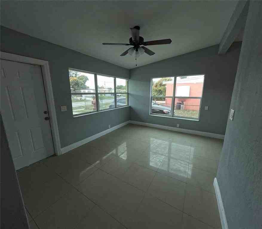 1365 11th St - Photo 2 of 28