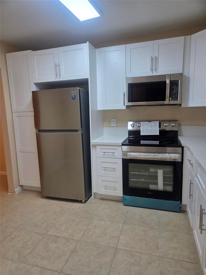 3351 Nw 85th Ave #114 - Photo 3 of 18