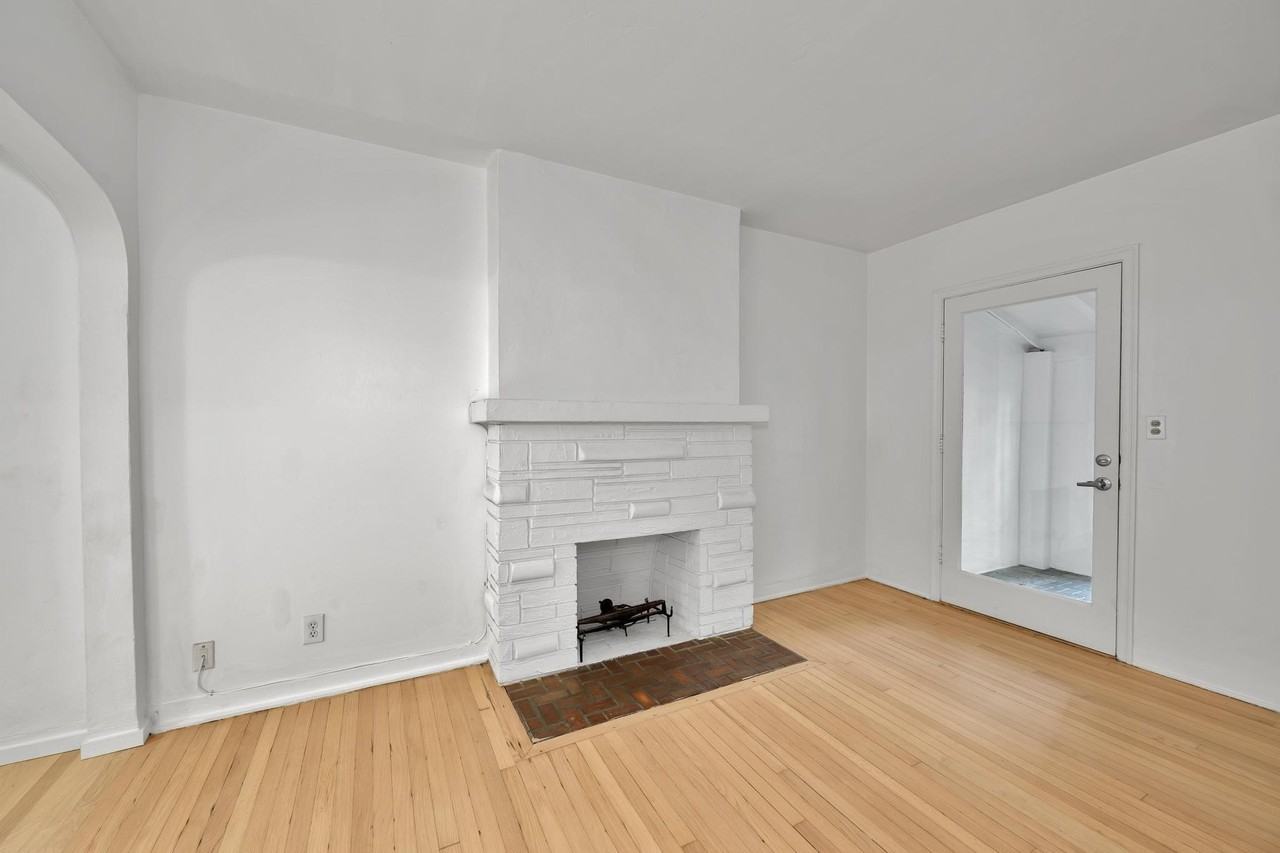 1108 Ne 2nd St - Photo 5 of 47