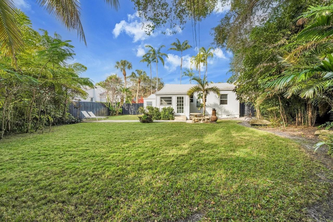 1108 Ne 2nd St - Photo 7 of 47