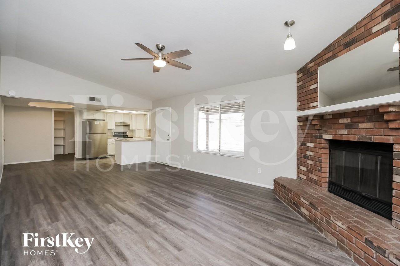 3928 E Garnet Cir - Photo 4 of 15