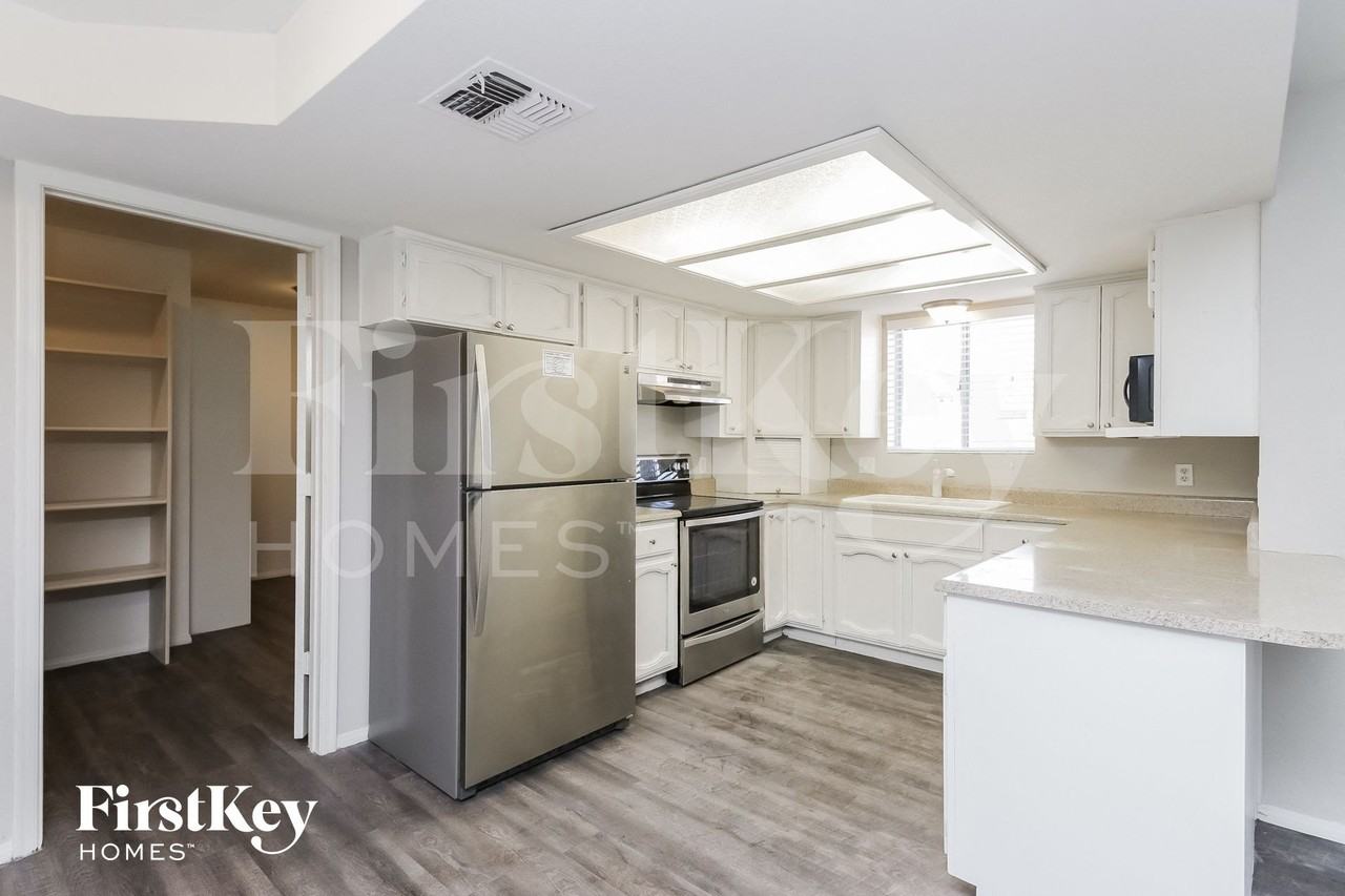 3928 E Garnet Cir - Photo 5 of 15