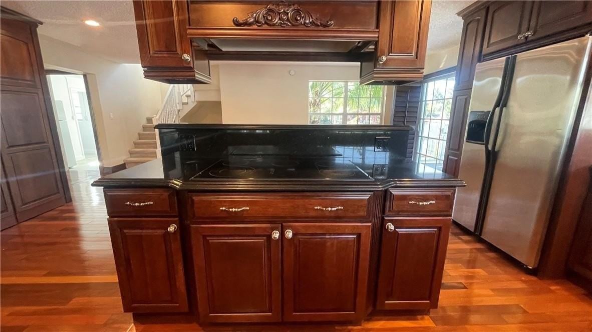 1757 Ne 21st St - Photo 4 of 37