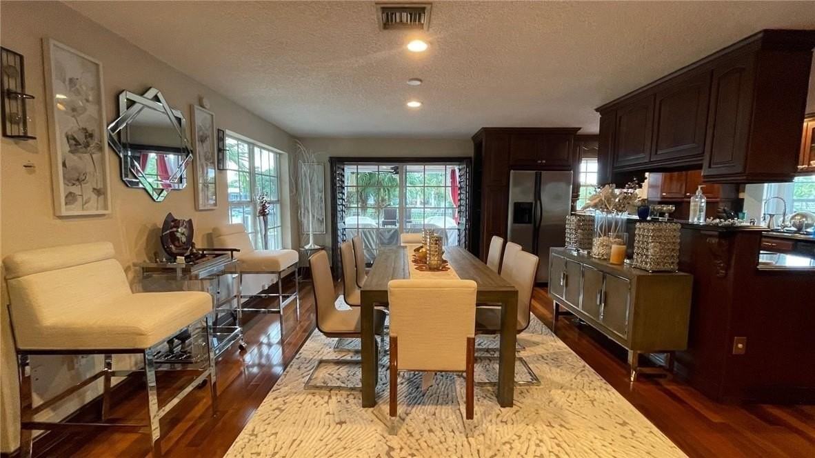 1757 Ne 21st St - Photo 6 of 37