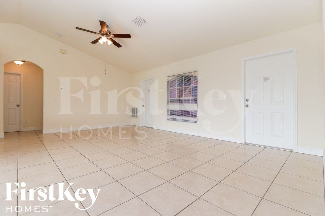 3816 20th St W - Photo 2 of 15