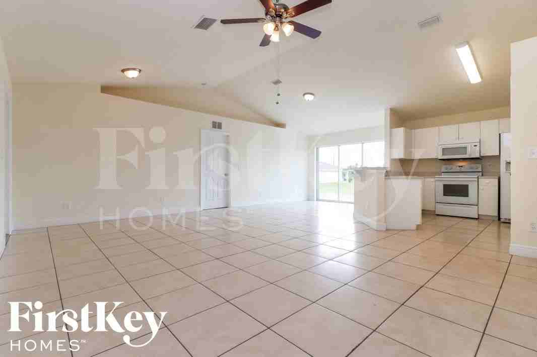 3816 20th St W - Photo 4 of 15