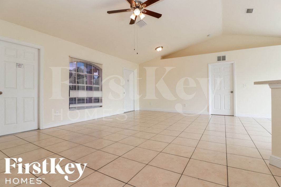 3816 20th St W - Photo 5 of 15