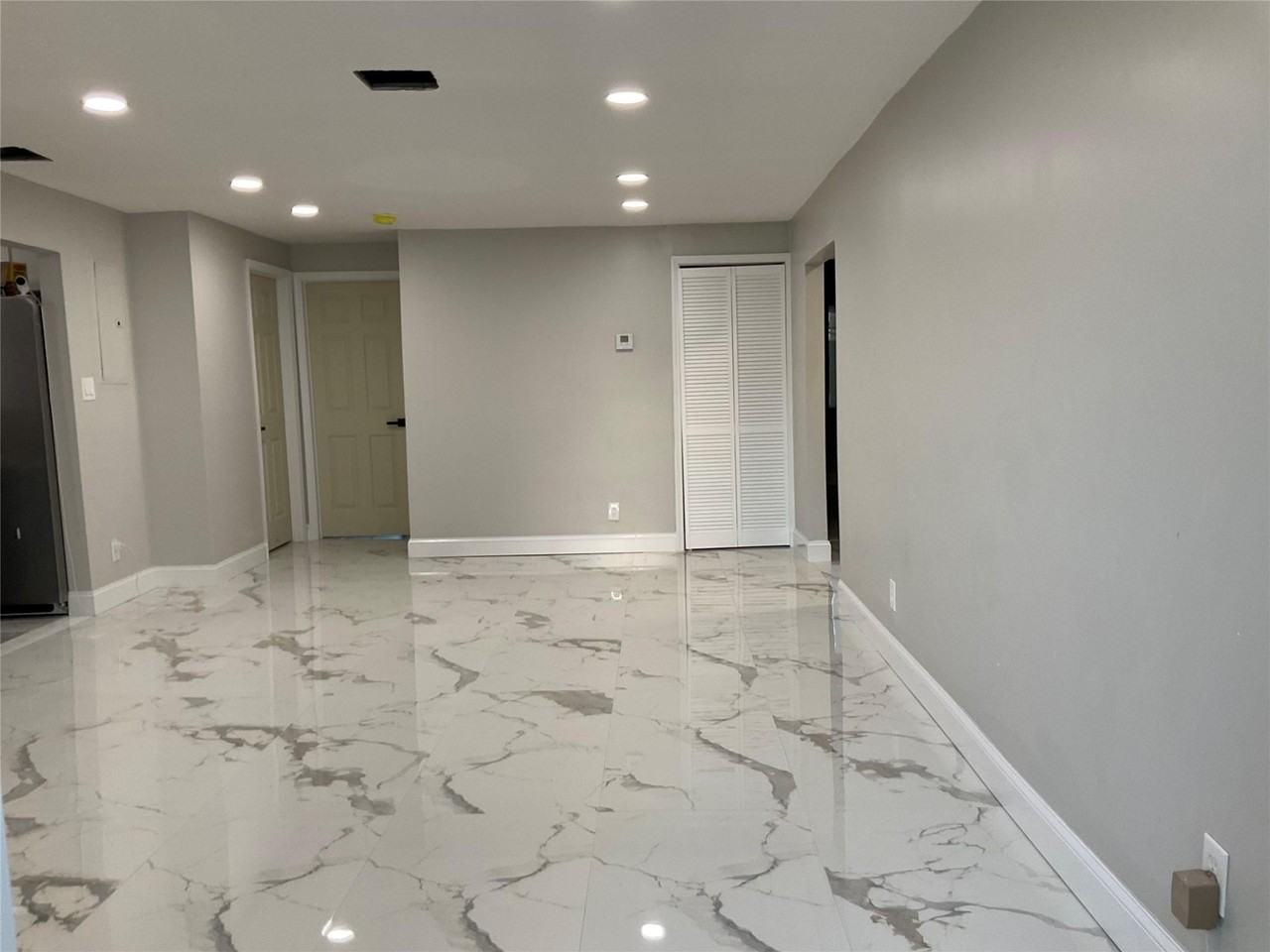 642 Nw 14th Way - Photo 7 of 34