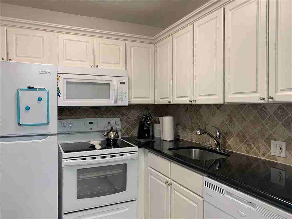 330 Mansfield H Unit 330 - Photo 7 of 18