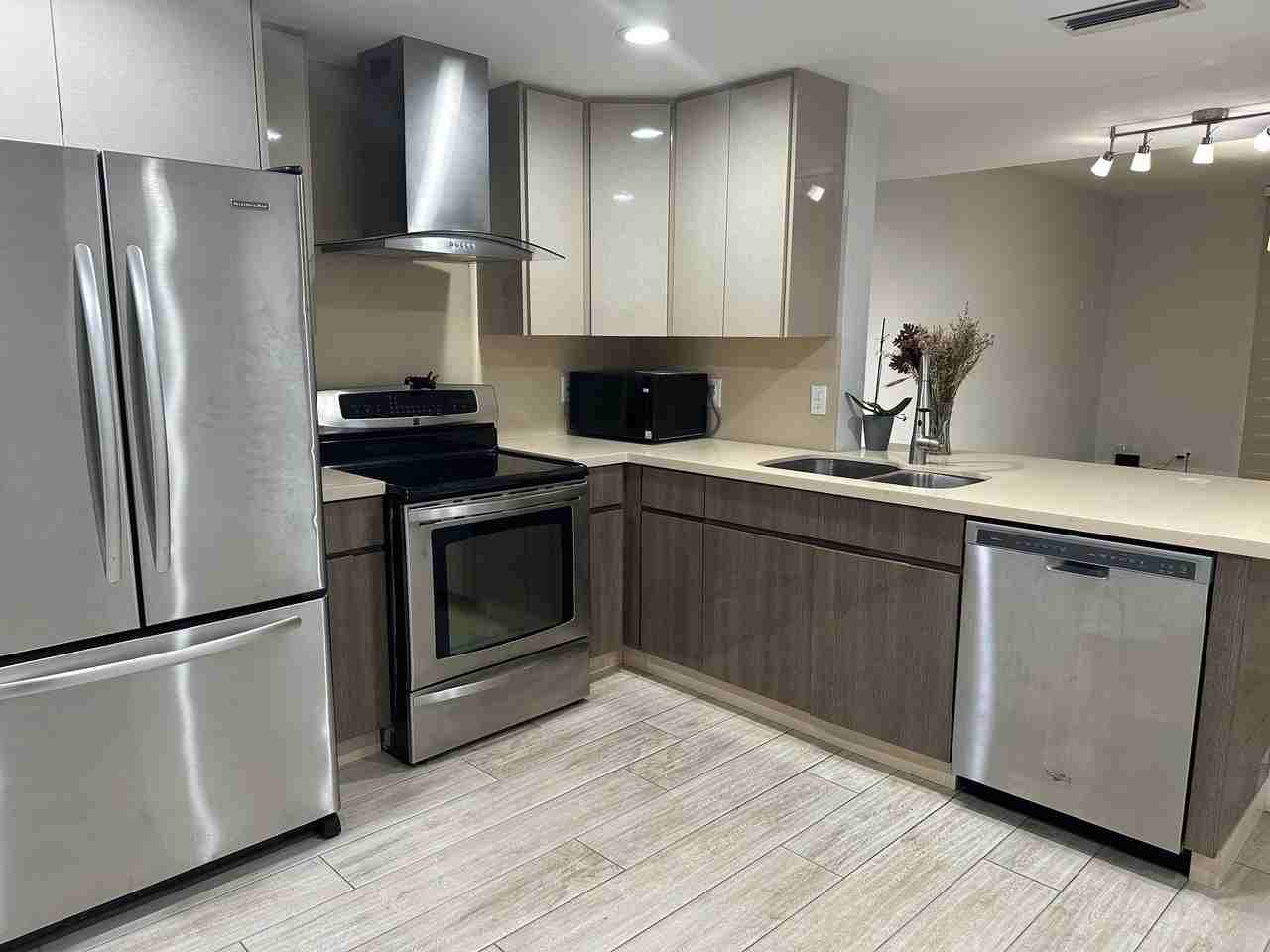 1394 Barcelona Way - Photo 2 of 23