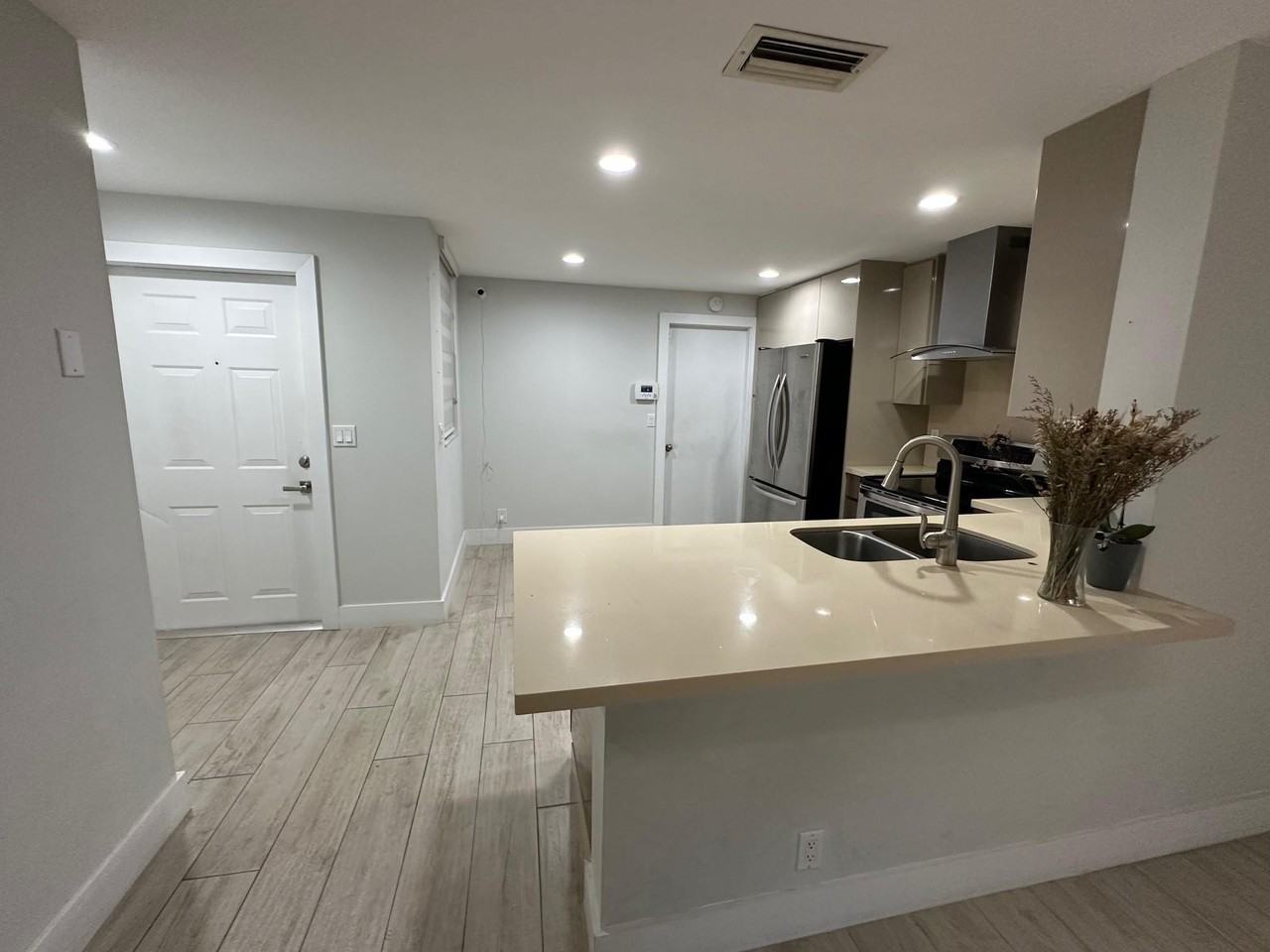 1394 Barcelona Way - Photo 5 of 23