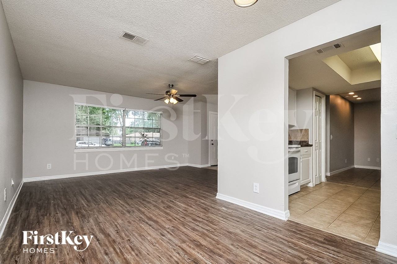 3503 Cindy Ln - Photo 3 of 15