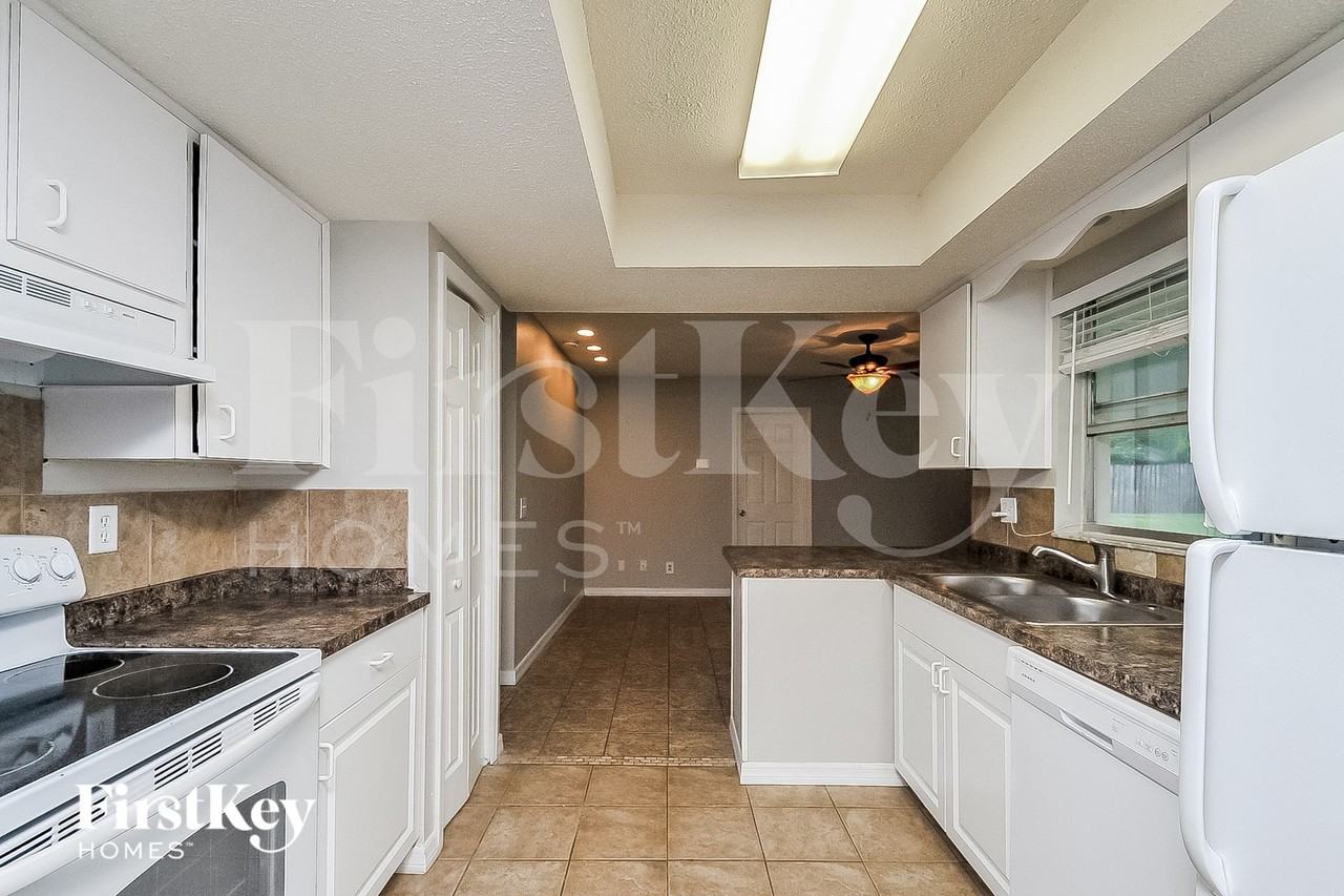 3503 Cindy Ln - Photo 6 of 15