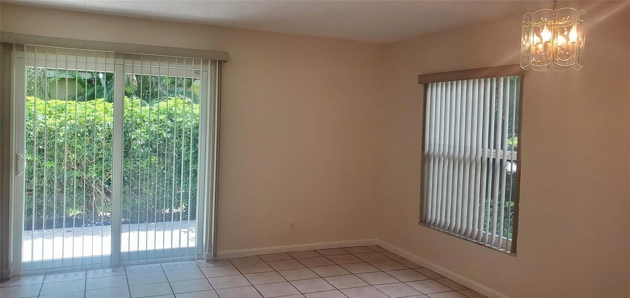 10571 Nw 45th St - Photo 7 of 23