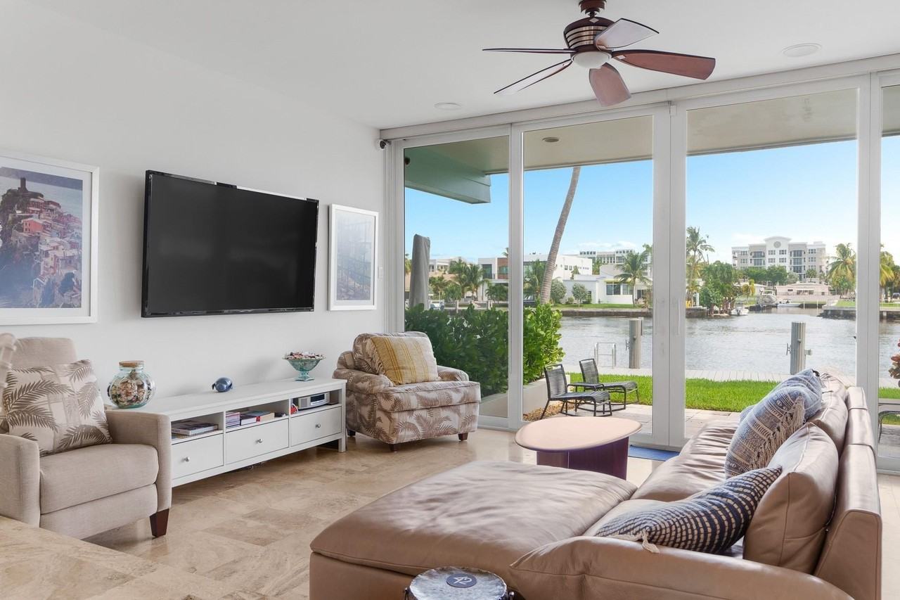 426 Se 17th Ter - Photo 3 of 29