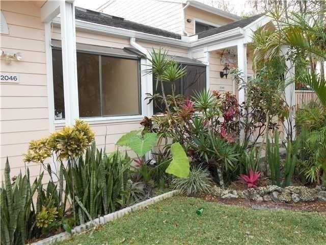 2046 Winners Cir Unit 2046 - Photo 2 of 7