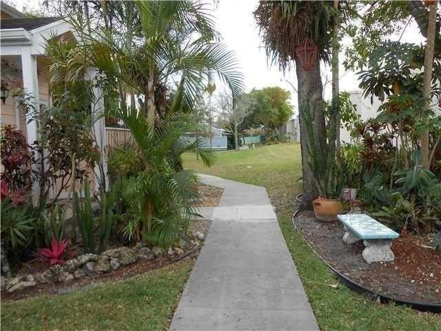 2046 Winners Cir Unit 2046 - Photo 3 of 7