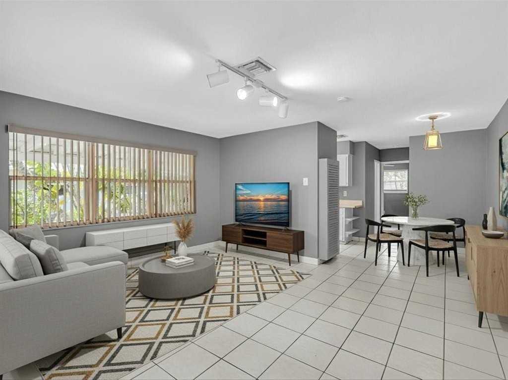 141 Ne 30th Ct - Photo 4 of 19