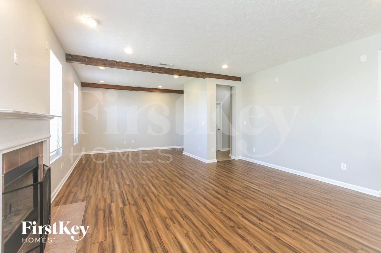 3350 Firethorn Dr - Photo 3 of 19