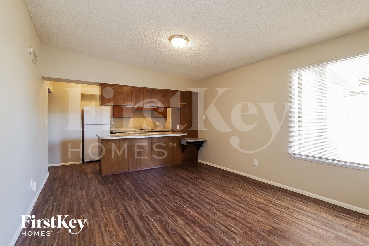 3341 W Desert Cove Ave - Photo 6 of 15