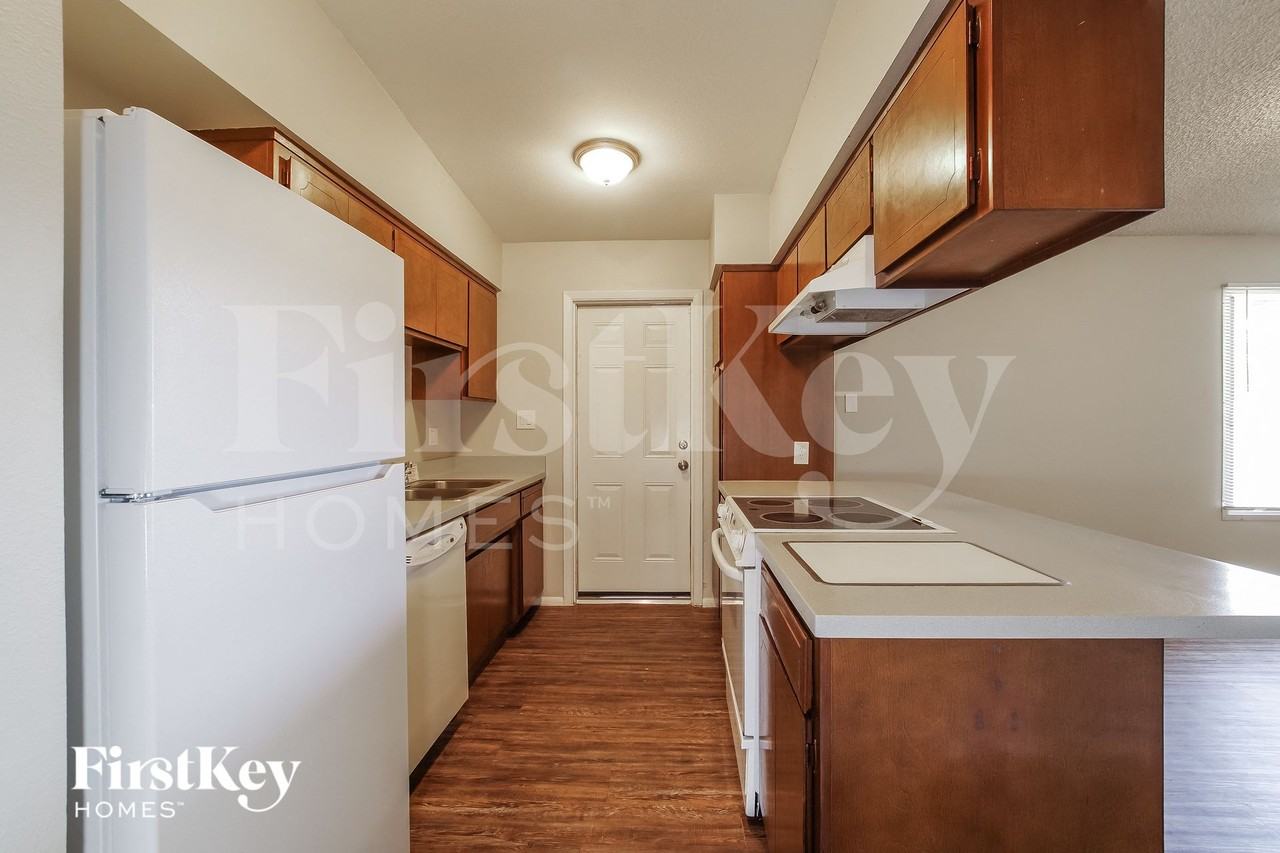 3341 W Desert Cove Ave - Photo 7 of 15