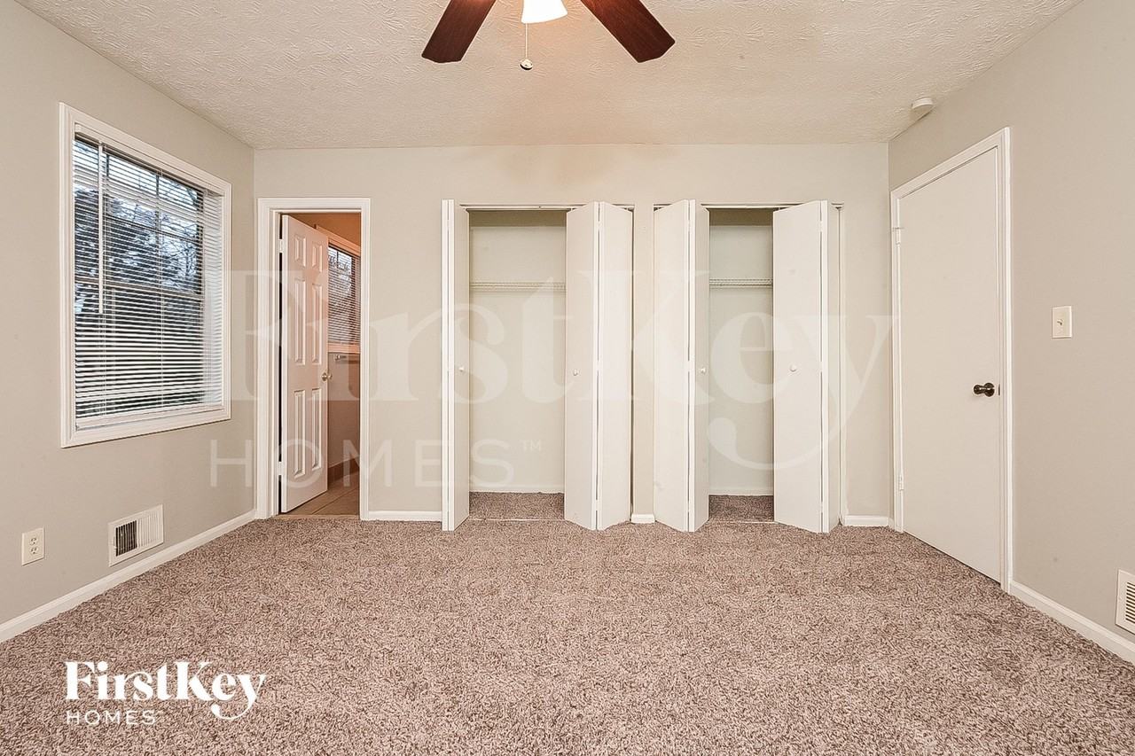 3327 Creekwood Dr - Photo 6 of 14