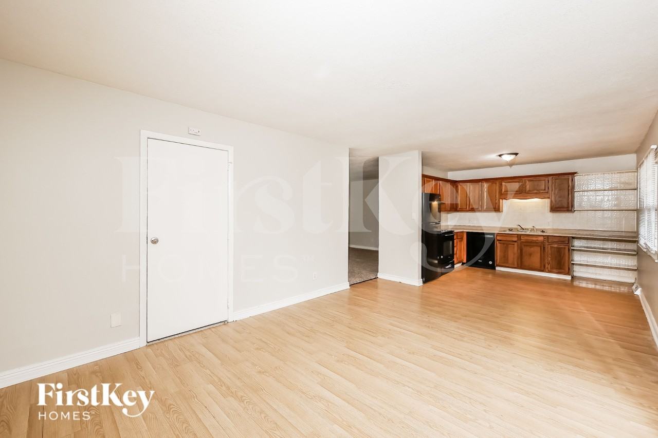 322 Deville Pl - Photo 7 of 16