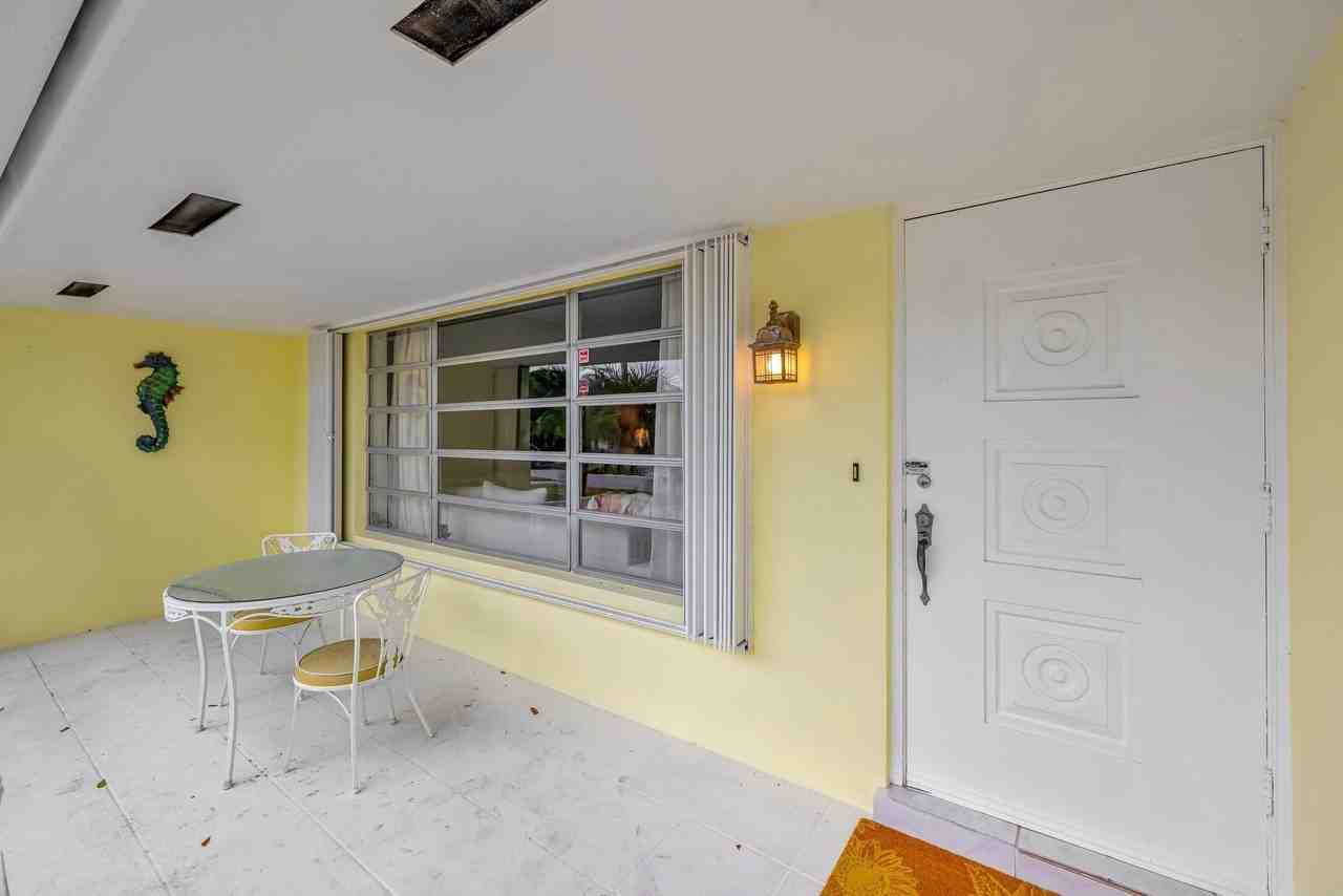 259 Corsair Ave - Photo 6 of 50