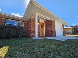 featured image of 612 Coconut Ave N