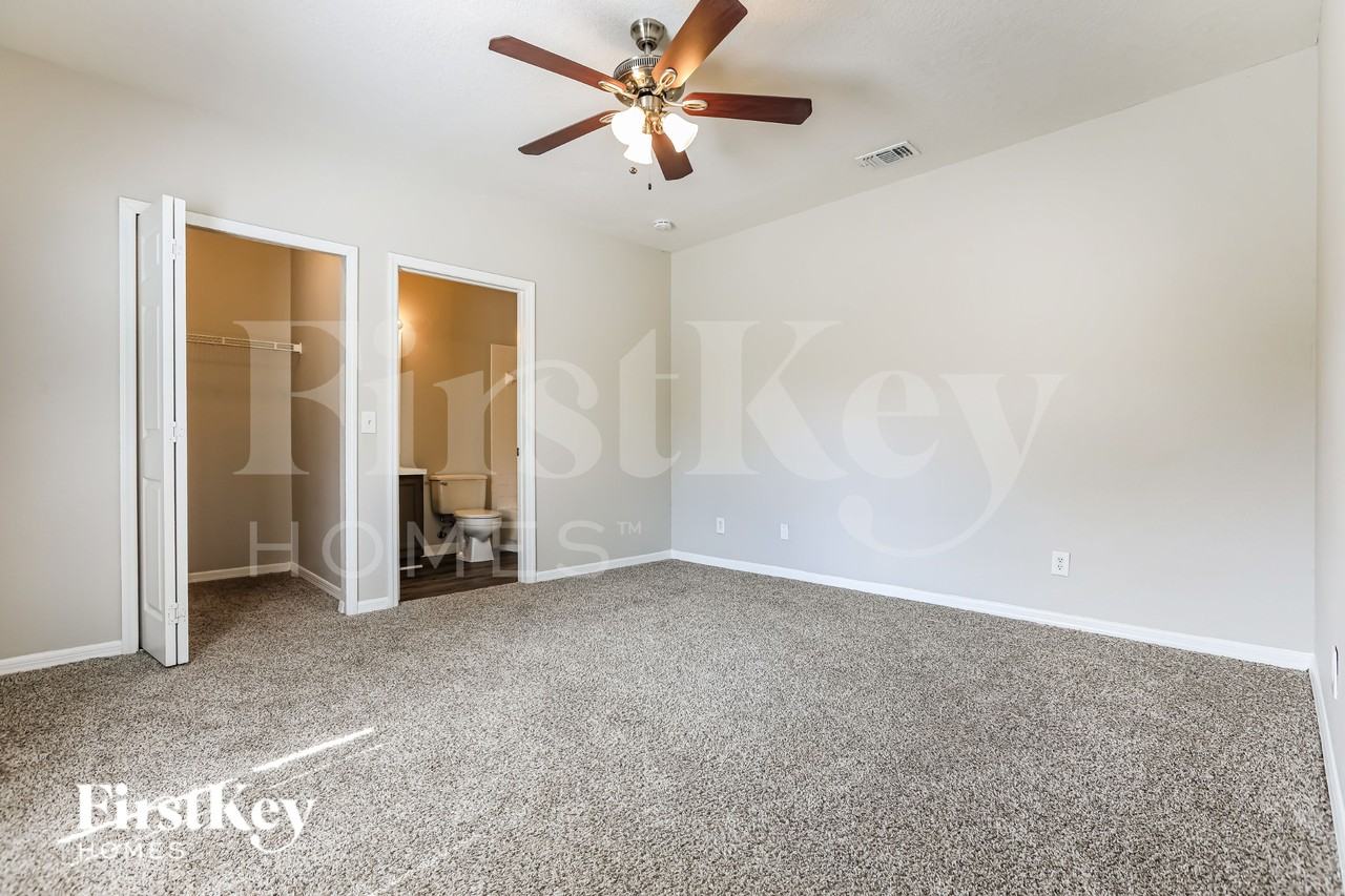 3169 N Biscayne Dr - Photo 6 of 15