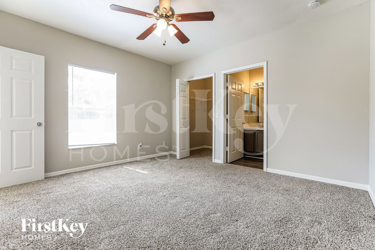 3169 N Biscayne Dr - Photo 7 of 15