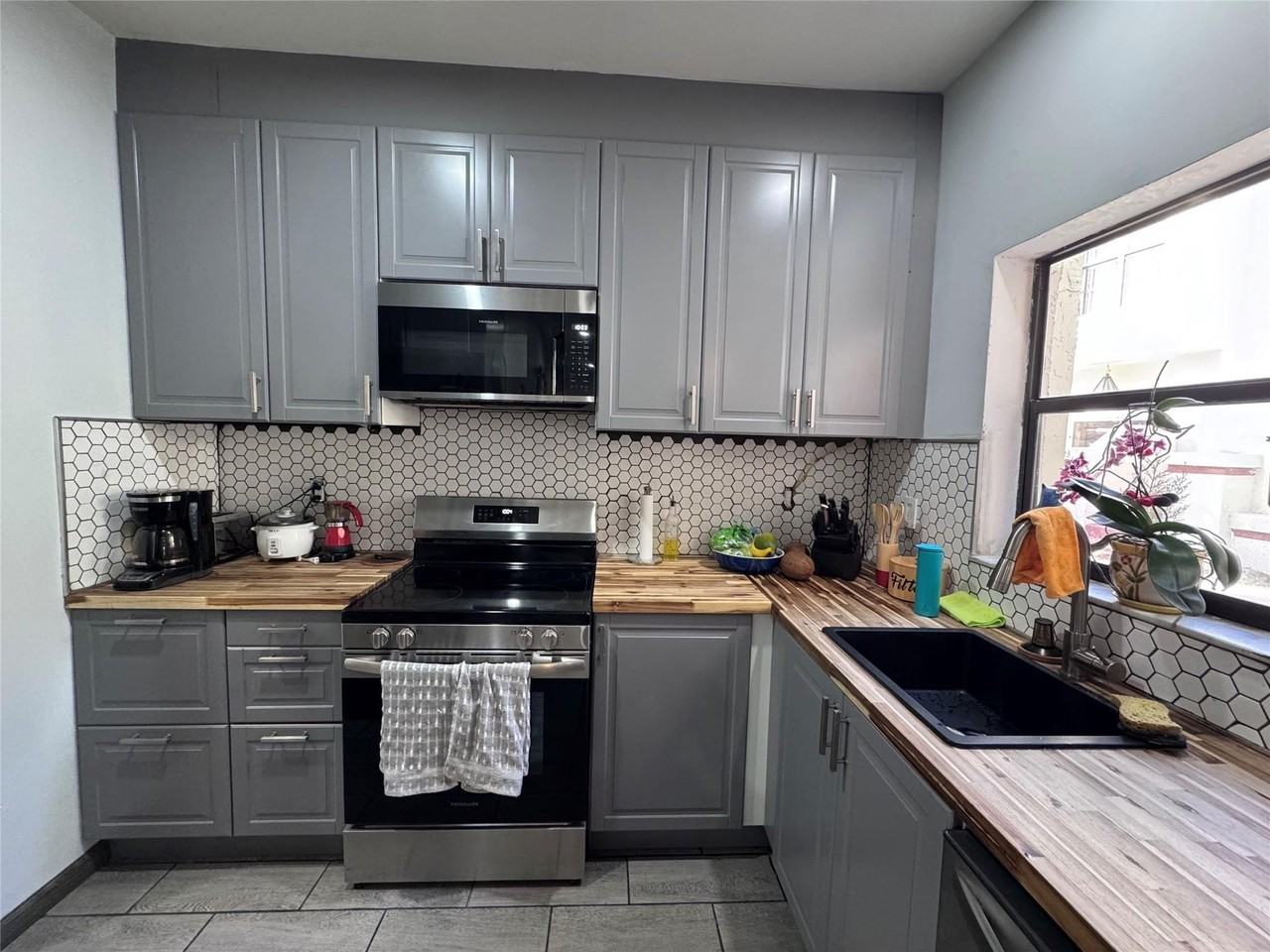 1417 Avon Ln Apt 104 - Photo 3 of 37