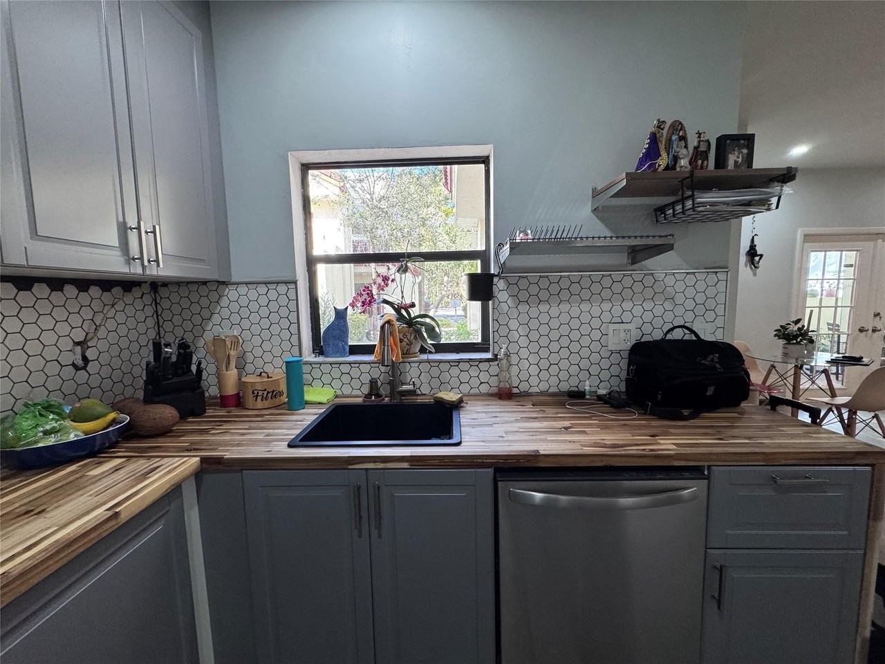 1417 Avon Ln Apt 104 - Photo 4 of 37