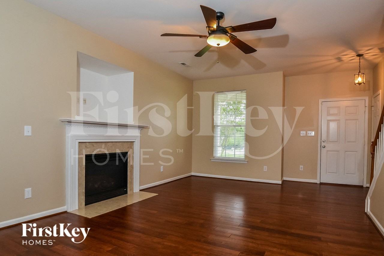 3168 Rock Pond Cir - Photo 4 of 15