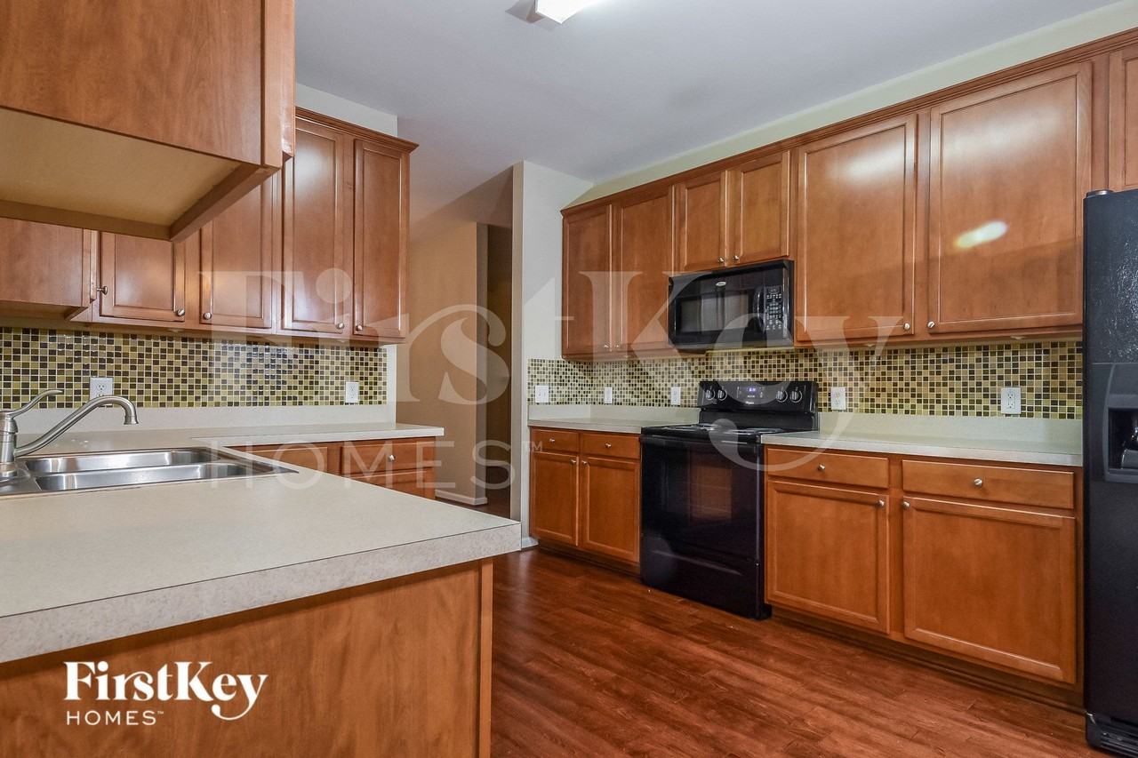 3168 Rock Pond Cir - Photo 7 of 15