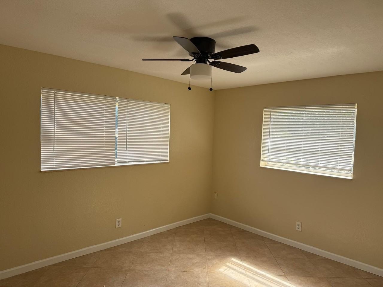 4524 Sw 54th St #601W - Photo 4 of 6