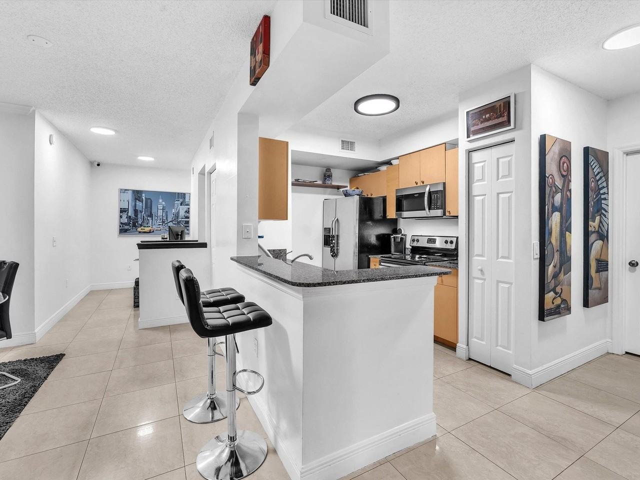 2478 Centergate Dr Apt 202 - Photo 5 of 21