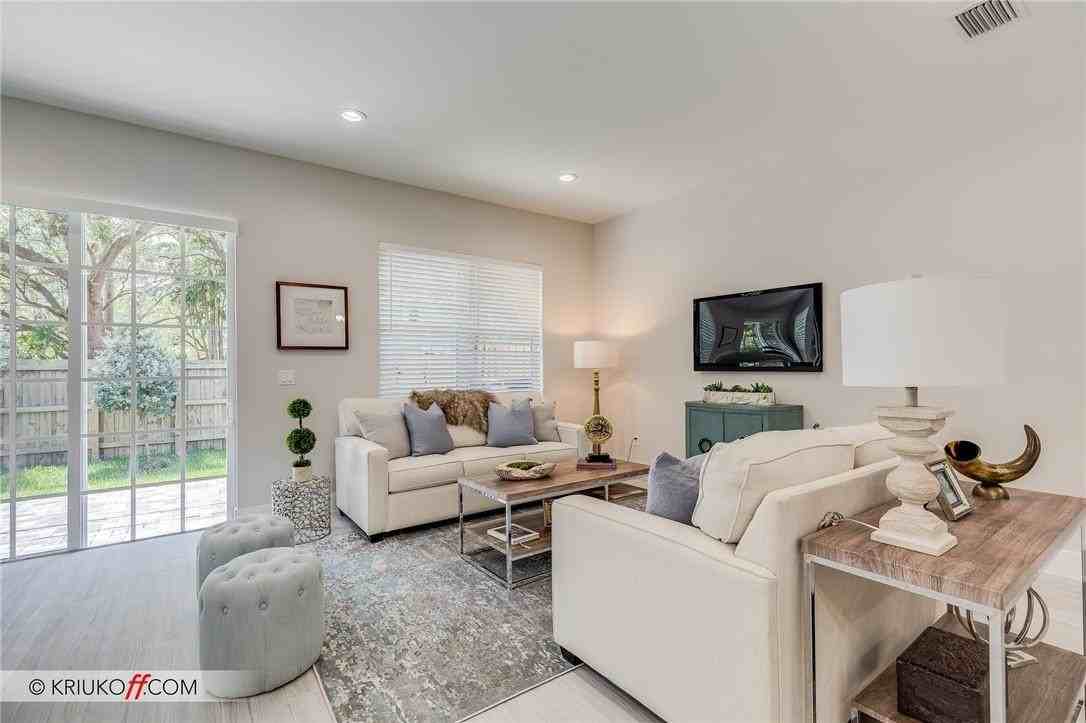 637 Sw 12th Ave - Photo 6 of 13