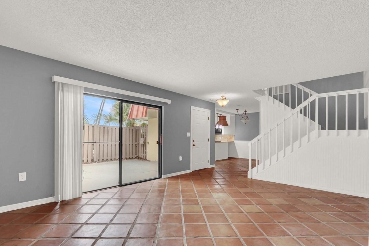 3227 Gardenia St Unit C - Photo 4 of 33