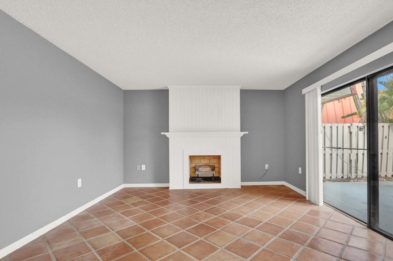 3227 Gardenia St Unit C - Photo 6 of 33